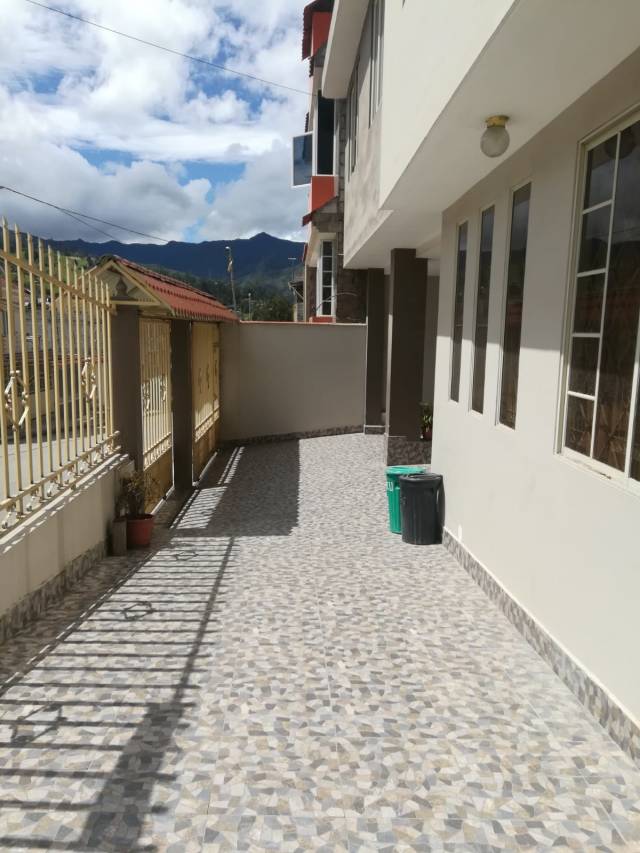 VENTA DE CASA RENTERA EN LOJA