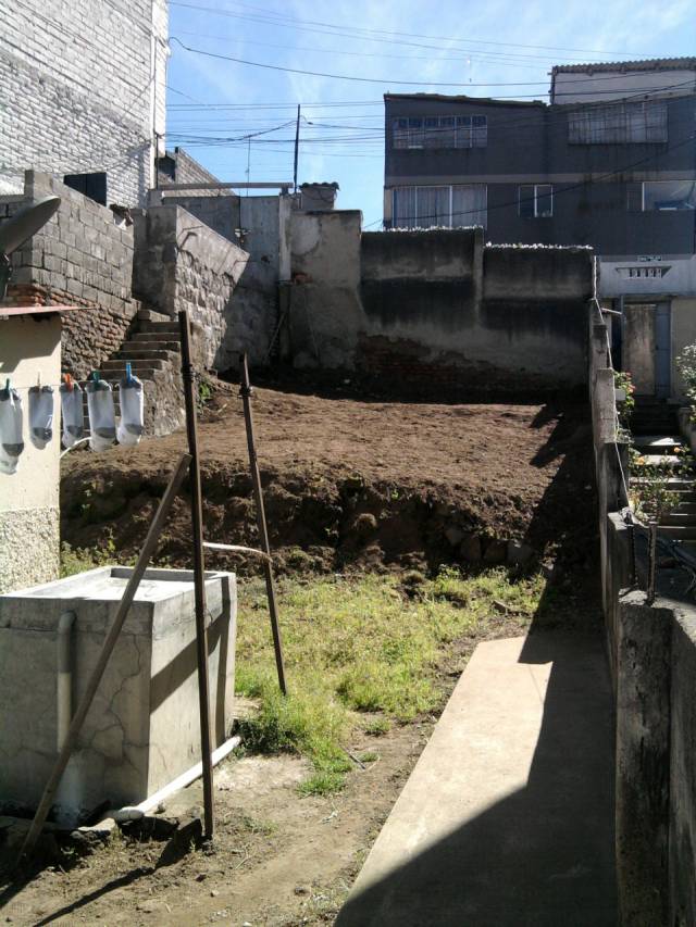 CASA Y TERRENO DE VENTA