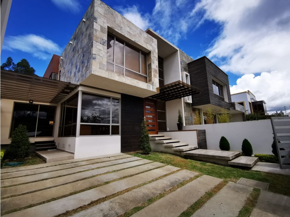 CASA EN VENTA CHALLUABAMBA.