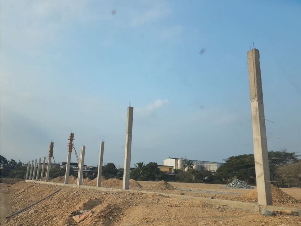 Terreno en la vía Durán-Tambo