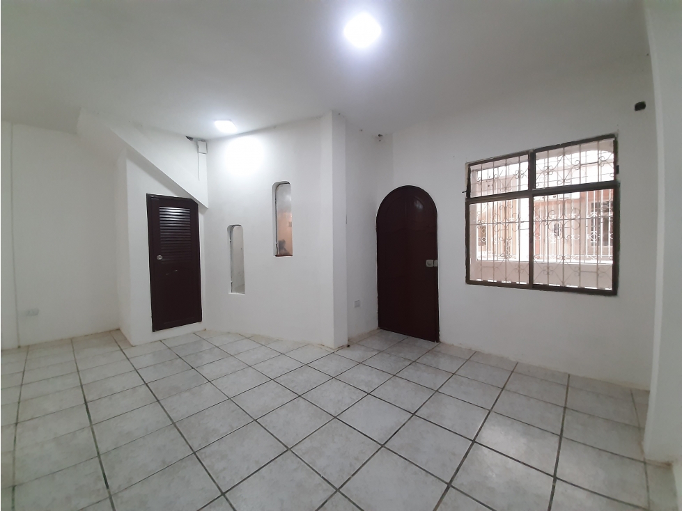 VENDO casa rentera ubicada en el sur, cdla. Los Esteros