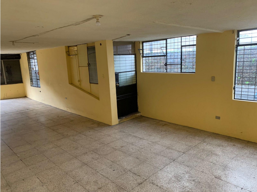 Las Acacias, Local Comercial en renta, 90 m2, 2 ambientes, 1 baño, 2 parqueaderos