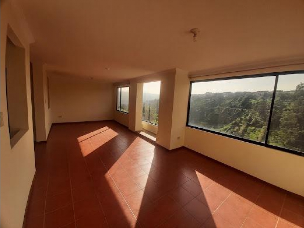 Pusuqui, Casa en venta, 163 m2, 3 habitaciones, 2 baños, 2 parqueaderos