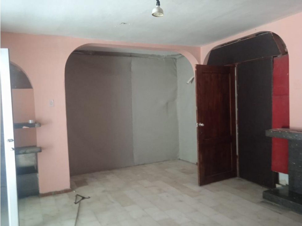 Las Casas, Local Comercial en Renta, 100m2, 1 Ambiente, 1 Baño.