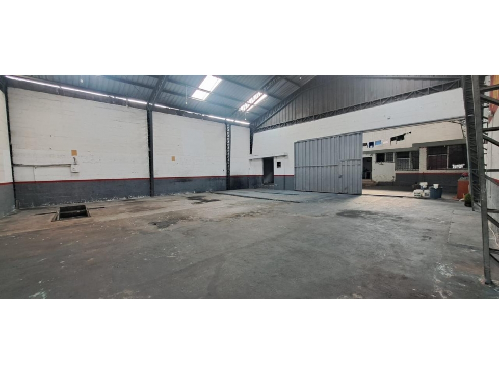 Venta, Renta Bodega, Taller, Galpón, 560M2, Bicentenario $1,900