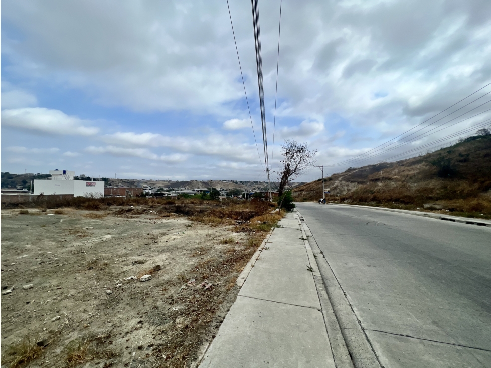 Lote comercial, industrial bajo impacto Avenida de La Cultura, Manta