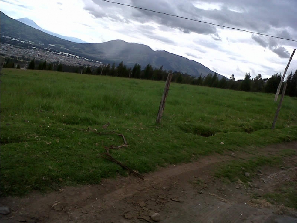 TERRENO VIA AL NEVADO CAYAMBE