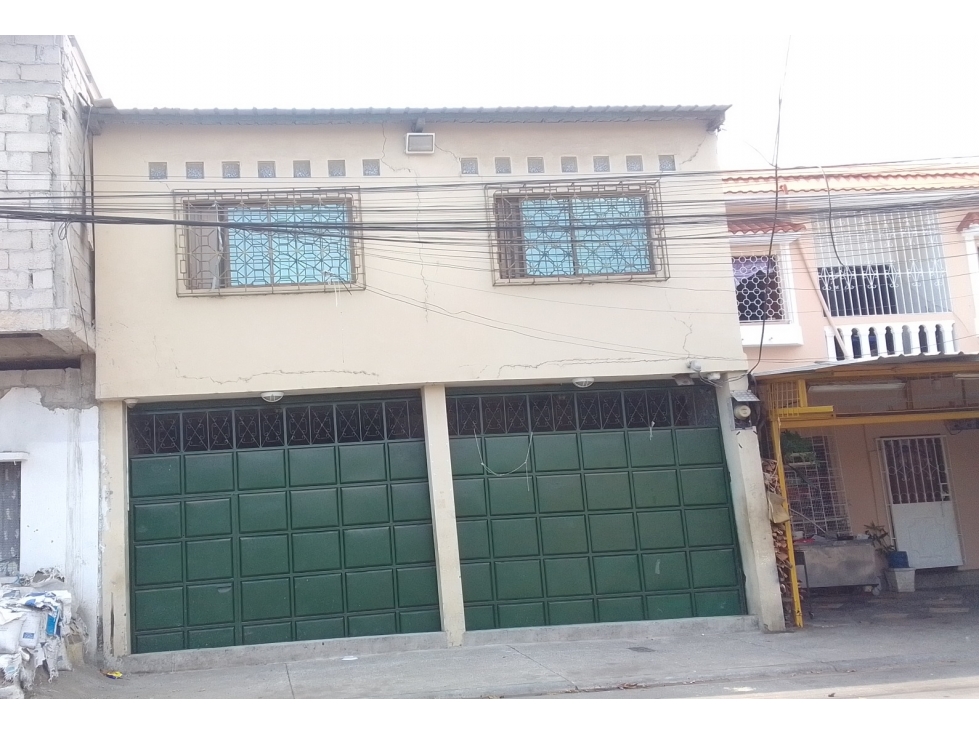 SE VENDE CASA EN CALLE 49 Y SEDALANA