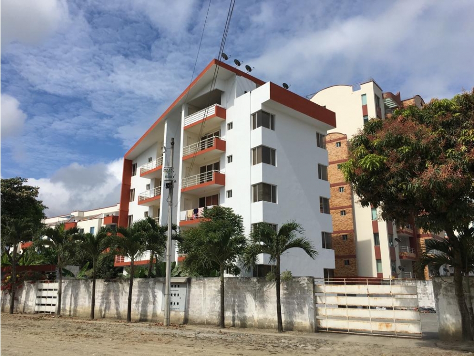 Departamento en venta en Tonsupa Edificio Aquamarina 80m²